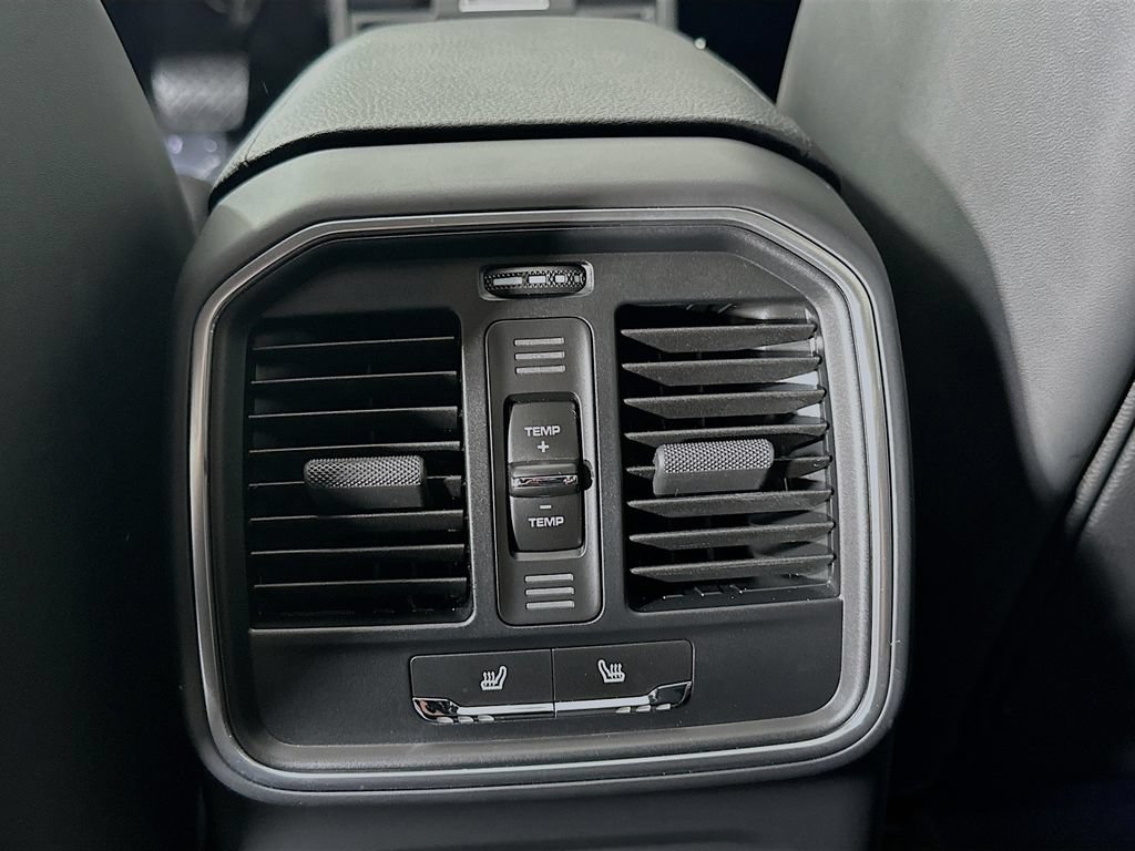 New 2025 Porsche Macan AWD/4WD image 27