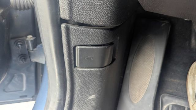 Used 2011 MINI Cooper Convertible image 35