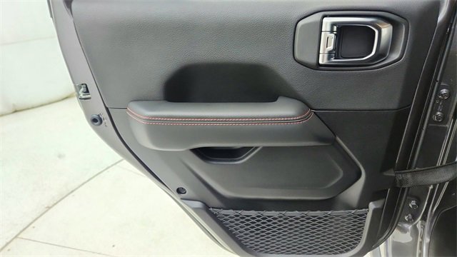 Used 2025 Jeep Wrangler Unlimited Rubicon image 32