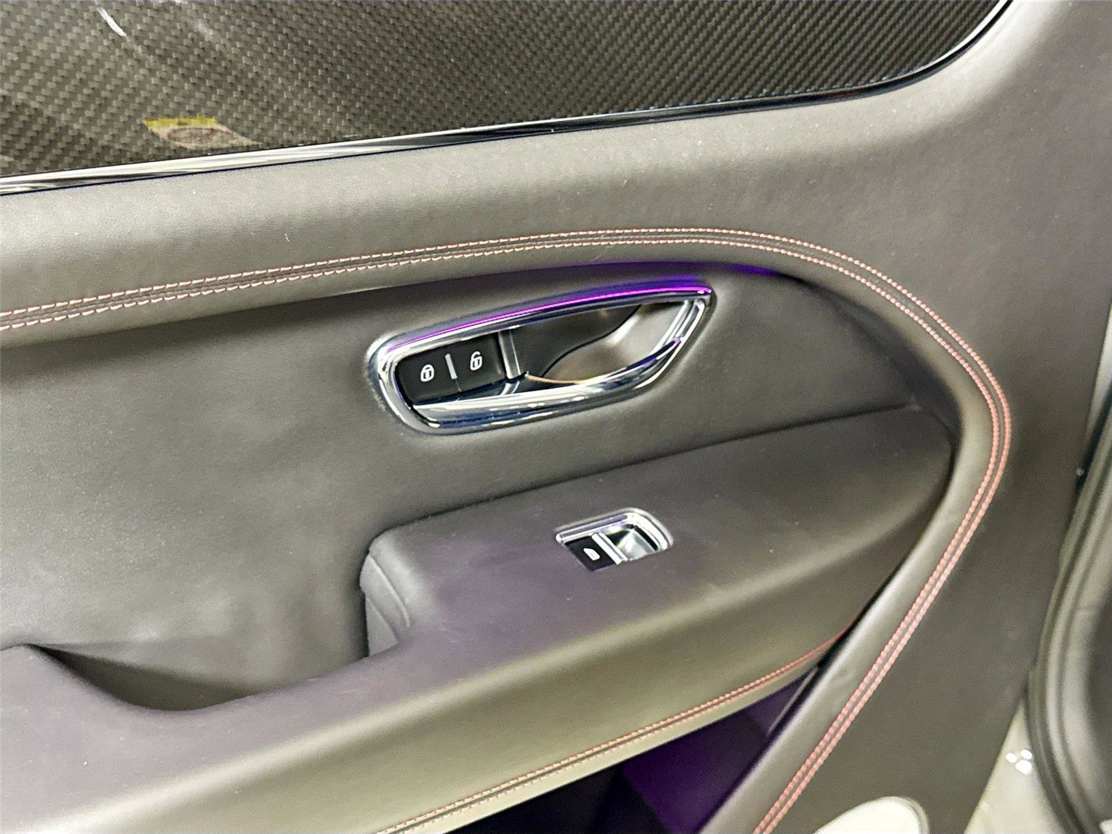 Used 2022 Bentley Bentayga image 28