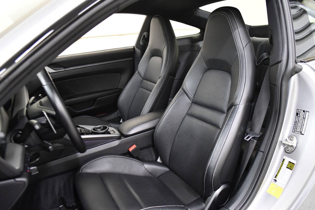 Used 2022 Porsche 911 Carrera w/ Premium Package RWD image 9