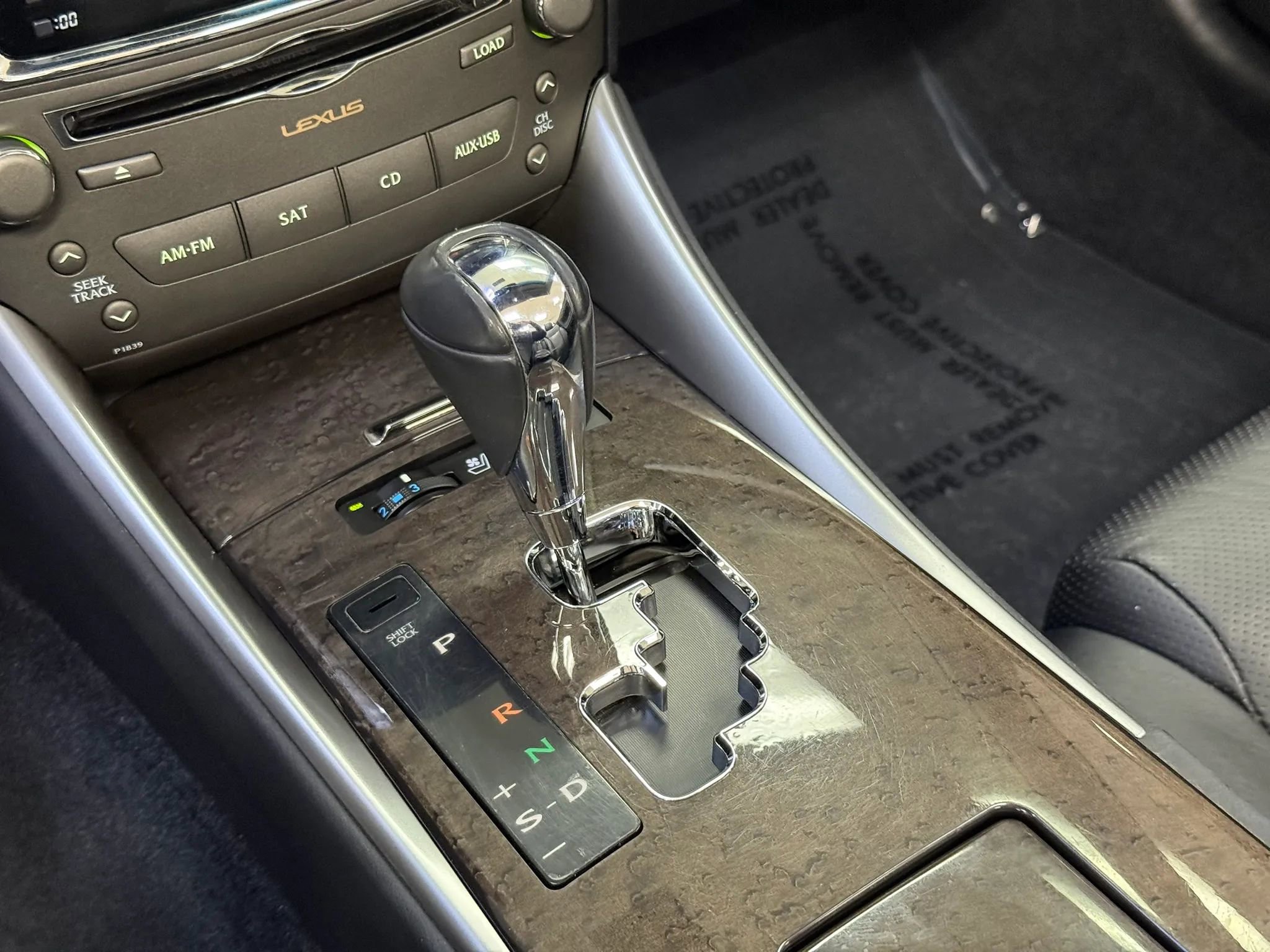 Used 2011 Lexus IS 250C w/ Luxury Pkg RWD image 38