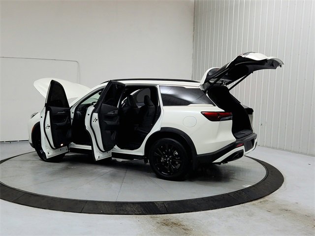 Used 2025 INFINITI QX60 Luxe w/ Black Edition image 13