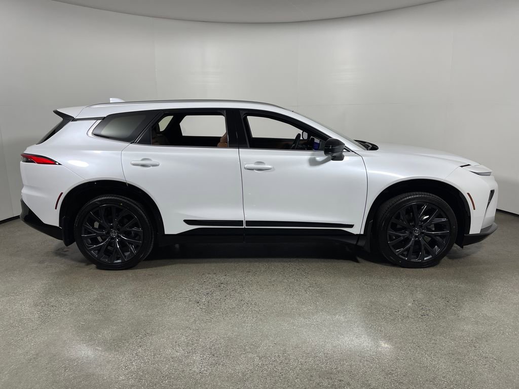 New 2026 Toyota Crown Signia AWD/4WD image 2