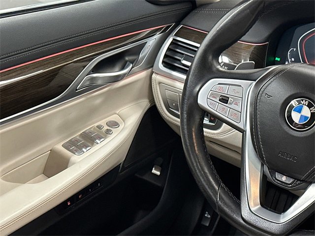Used 2022 BMW 750i xDrive image 19