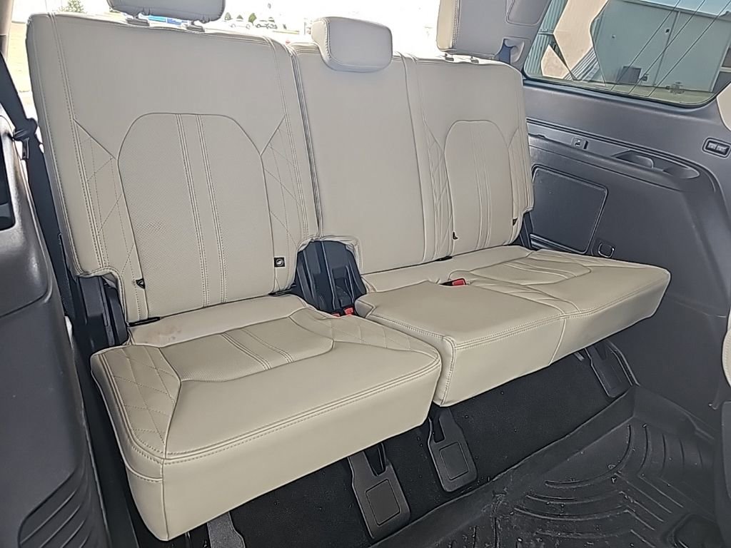 Used 2018 Ford Expedition Platinum image 32