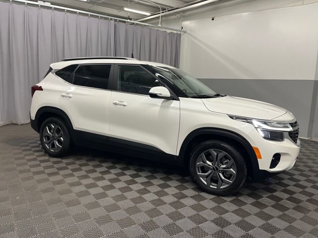 Certified 2024 Kia Seltos S image 4
