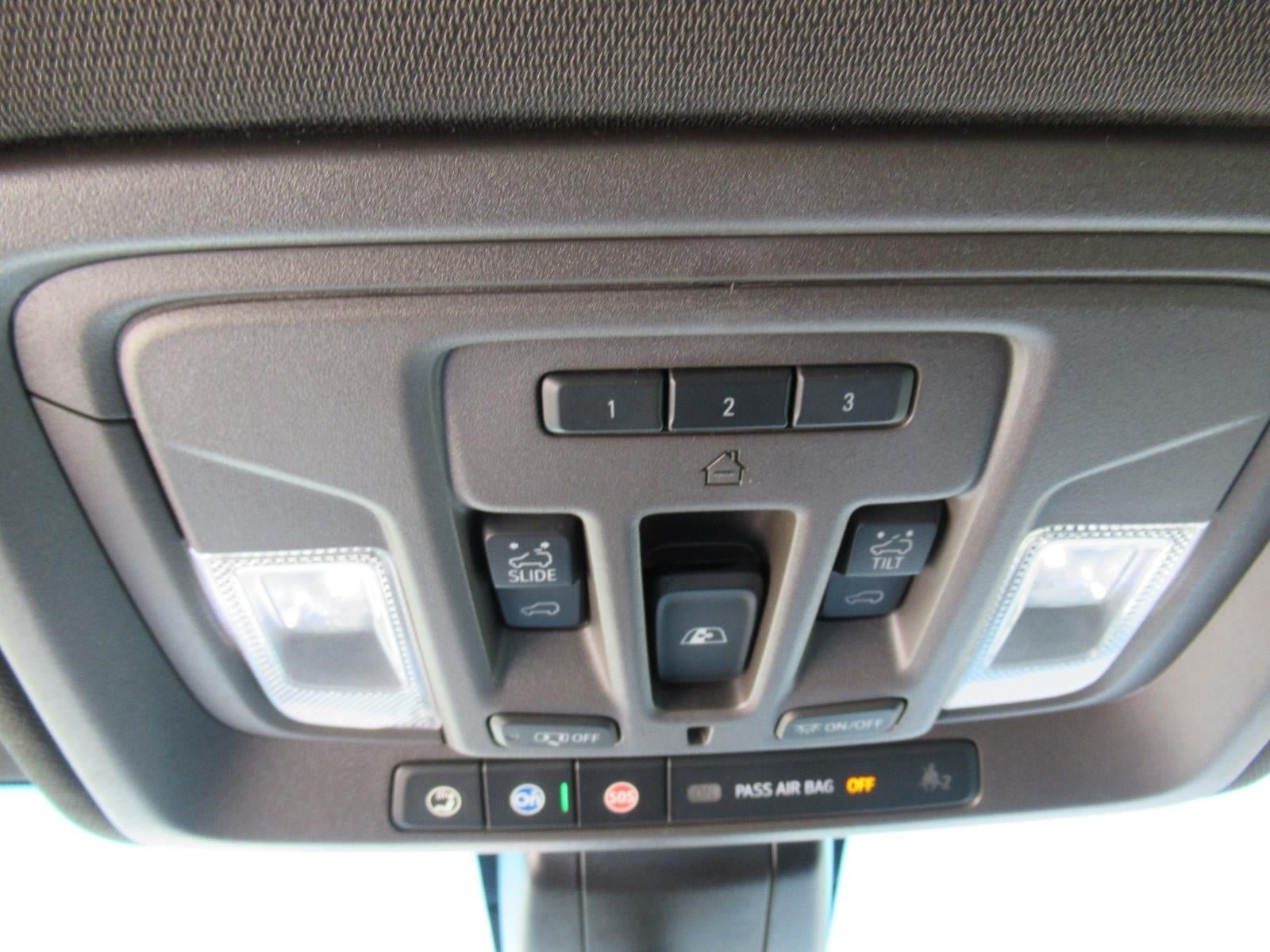 Used 2023 GMC Sierra 3500 Denali w/ Denali Black Diamond Edition AWD/4WD image 31