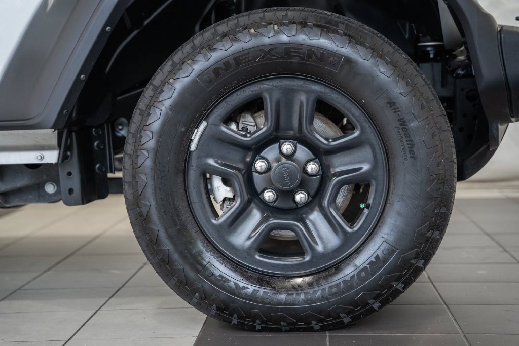 Used 2024 Jeep Wrangler Unlimited Sport AWD/4WD image 14