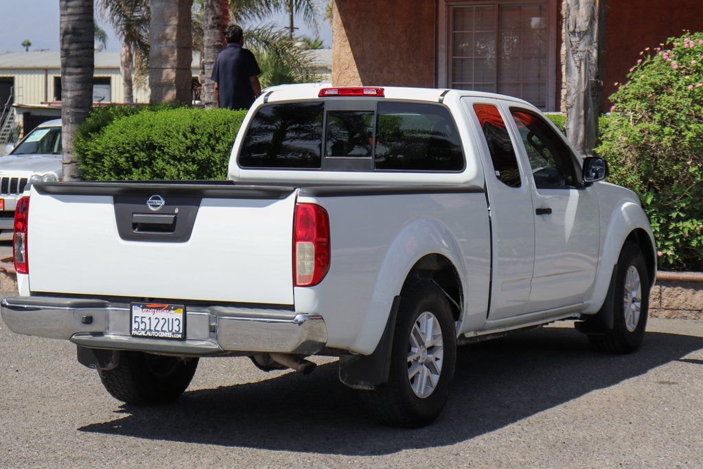 Used 2020 Nissan Frontier SV image 9