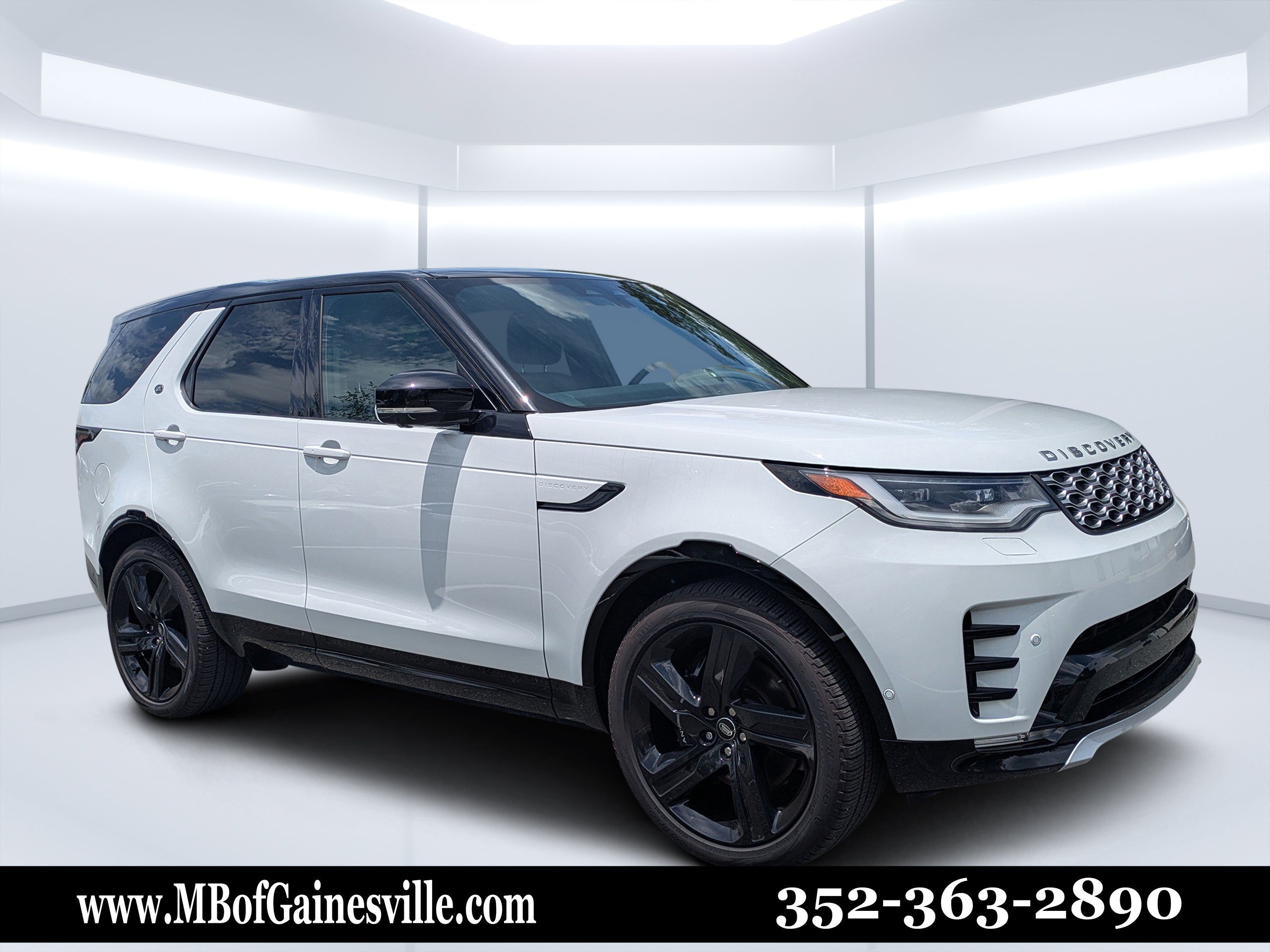 Used 2025 Land Rover Discovery Metropolitan Edition