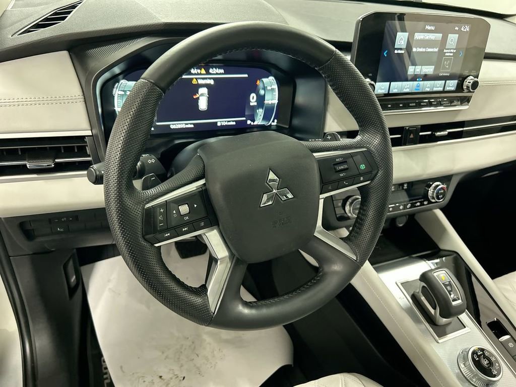 Used 2023 Mitsubishi Outlander SEL AWD/4WD image 4