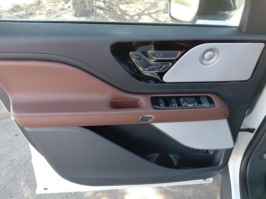 New 2026 Lincoln Aviator Reserve AWD/4WD image 13