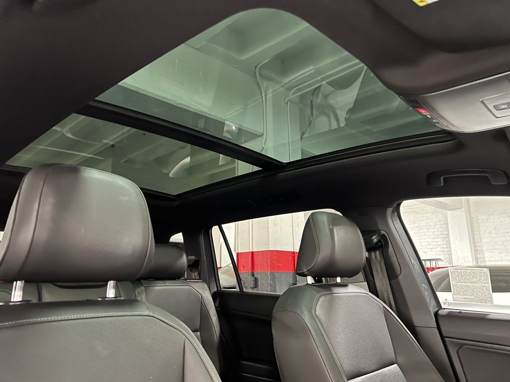 Used 2020 Volkswagen Tiguan SE R-Line w/ 3rd Row Seat Package image 26