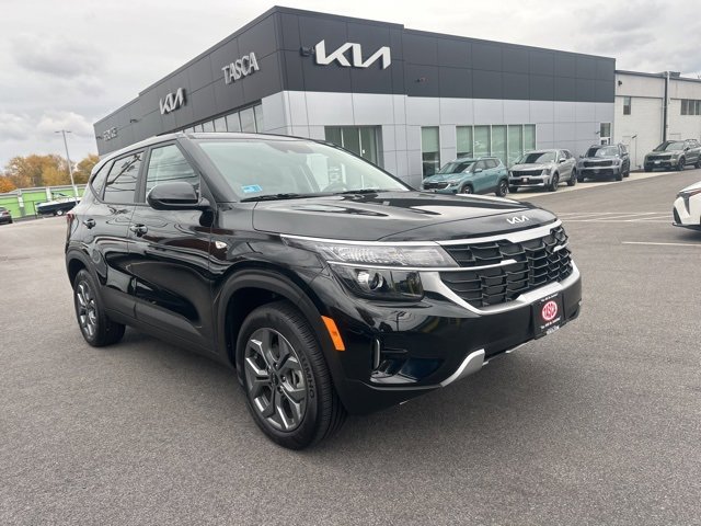 Used 2025 Kia Seltos LX