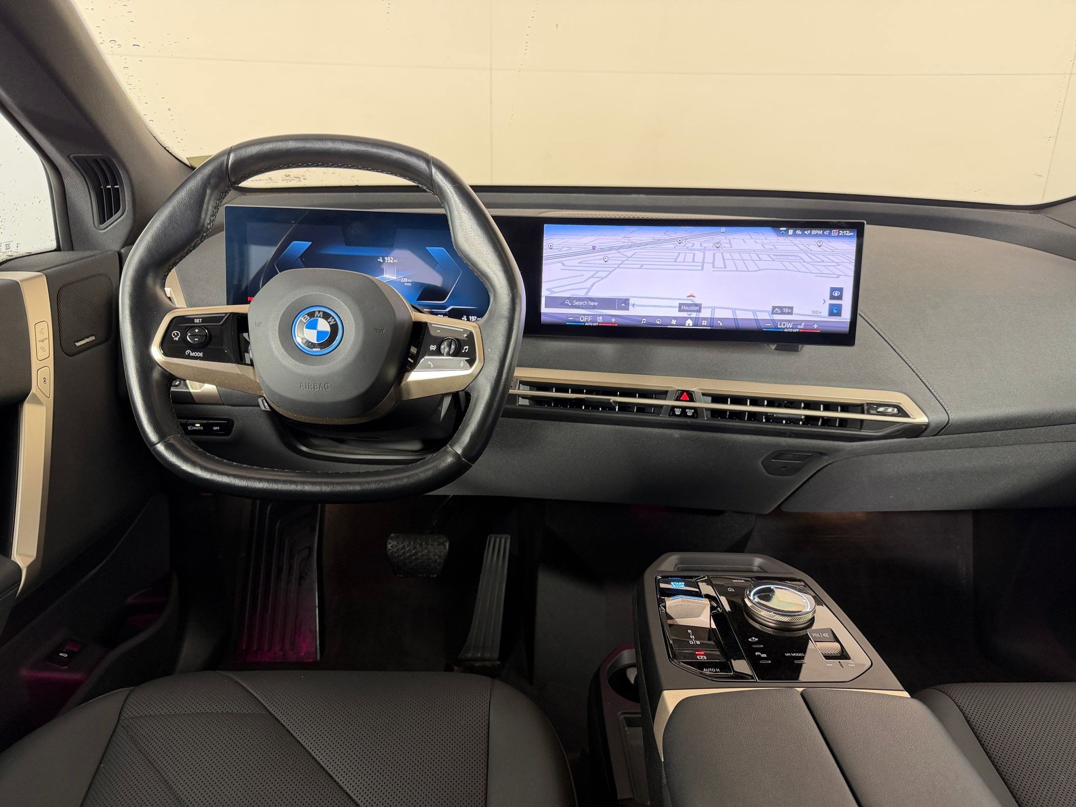 Certified 2024 BMW iX xDrive50 w/ Premium Package AWD/4WD image 31