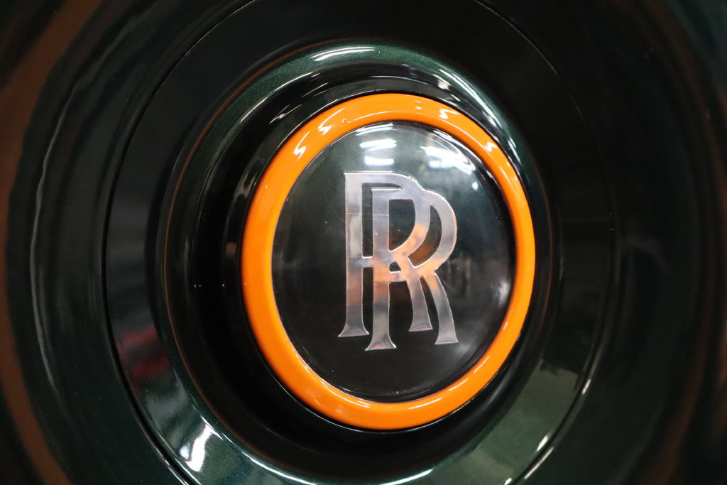 Used 2023 Rolls-Royce Phantom Sedan w/ Leather Finishing Pack RWD image 8