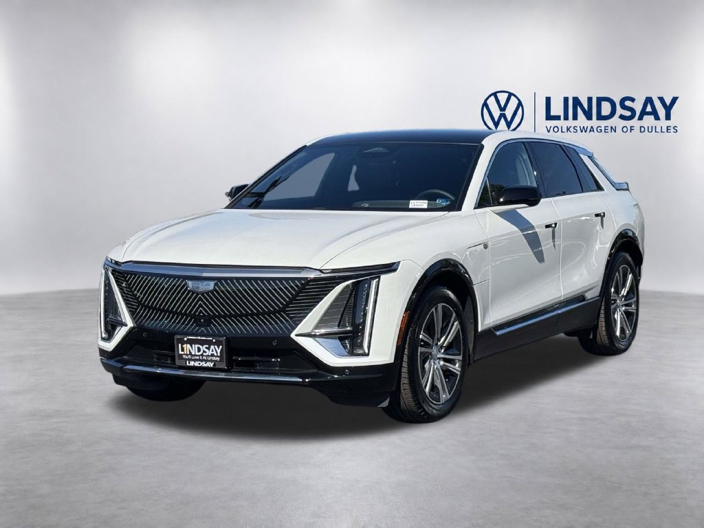 Used 2025 Cadillac Lyriq Luxury AWD/4WD image 3