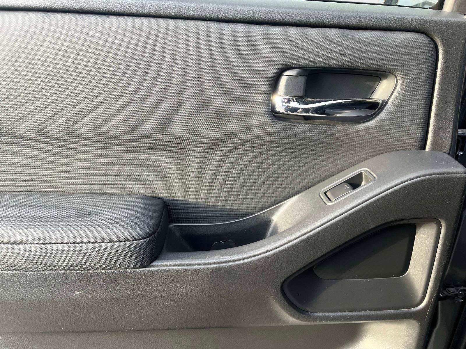 Certified 2023 Nissan Frontier SV w/ SV Convenience Package image 12