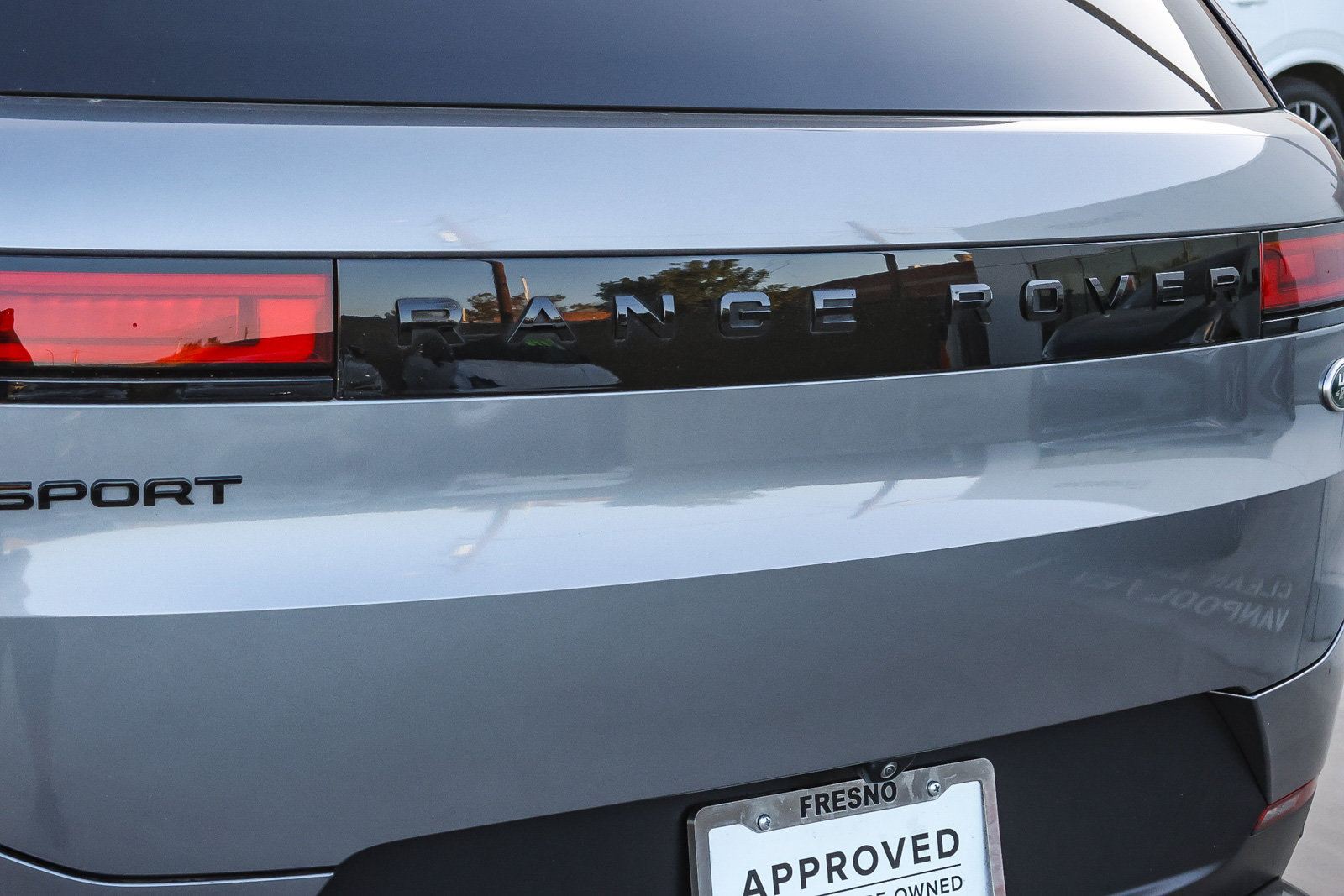 Certified 2023 Land Rover Range Rover Sport SE AWD/4WD image 9