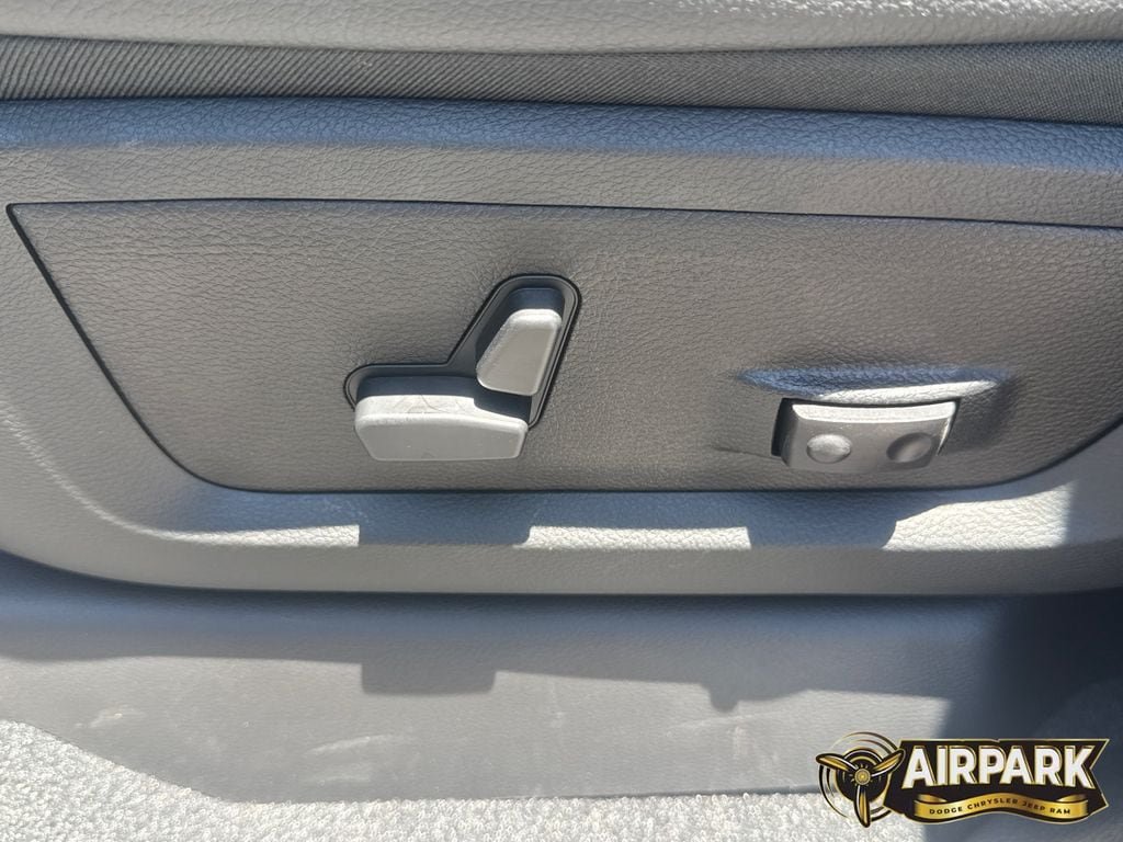 New 2026 RAM 2500 Laramie AWD/4WD image 28