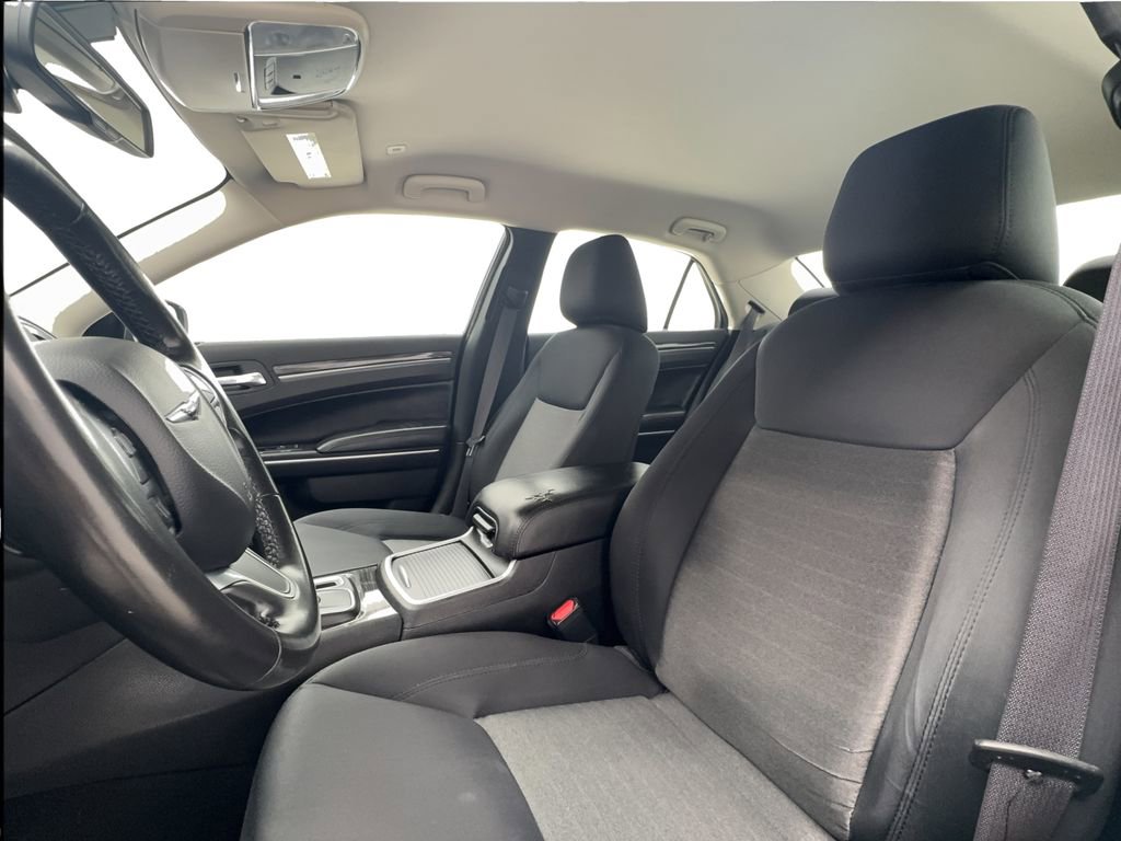 Used 2021 Chrysler 300 Touring w/ Sport Appearance Package image 19