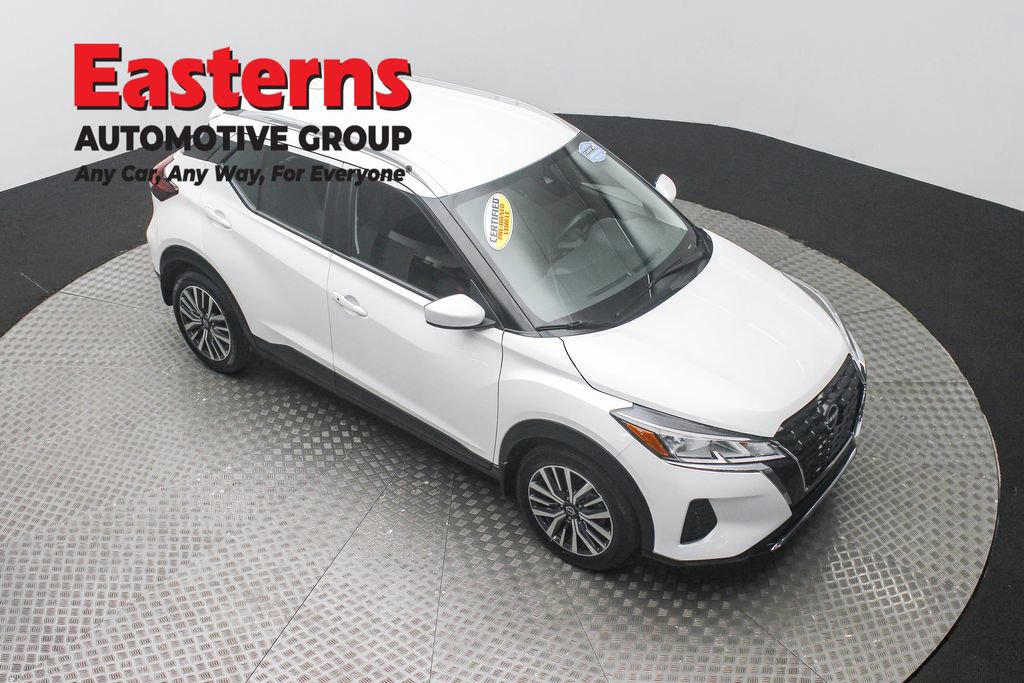 Used 2023 Nissan Kicks SV image 3