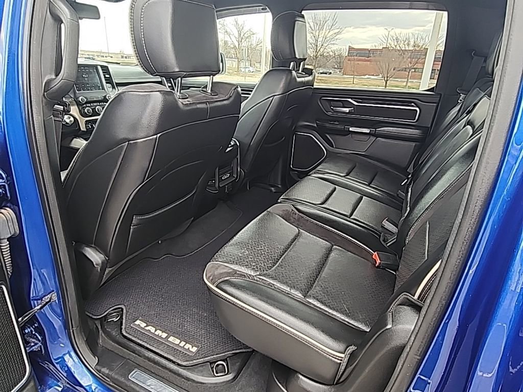 Used 2019 RAM 1500 Laramie w/ Sport Appearance Package image 10