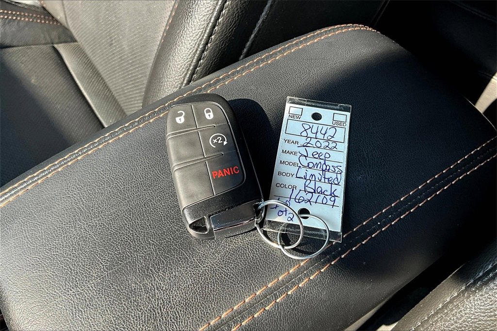 Used 2022 Jeep Compass Limited image 34