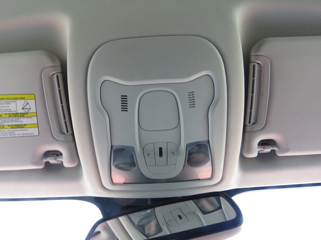 Used 2017 Jeep Renegade Latitude w/ Popular Equipment Group image 26