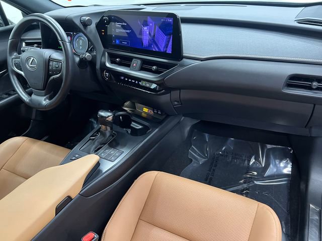 Certified 2023 Lexus UX 250h FWD w/ Accessory Package (Z2) image 12