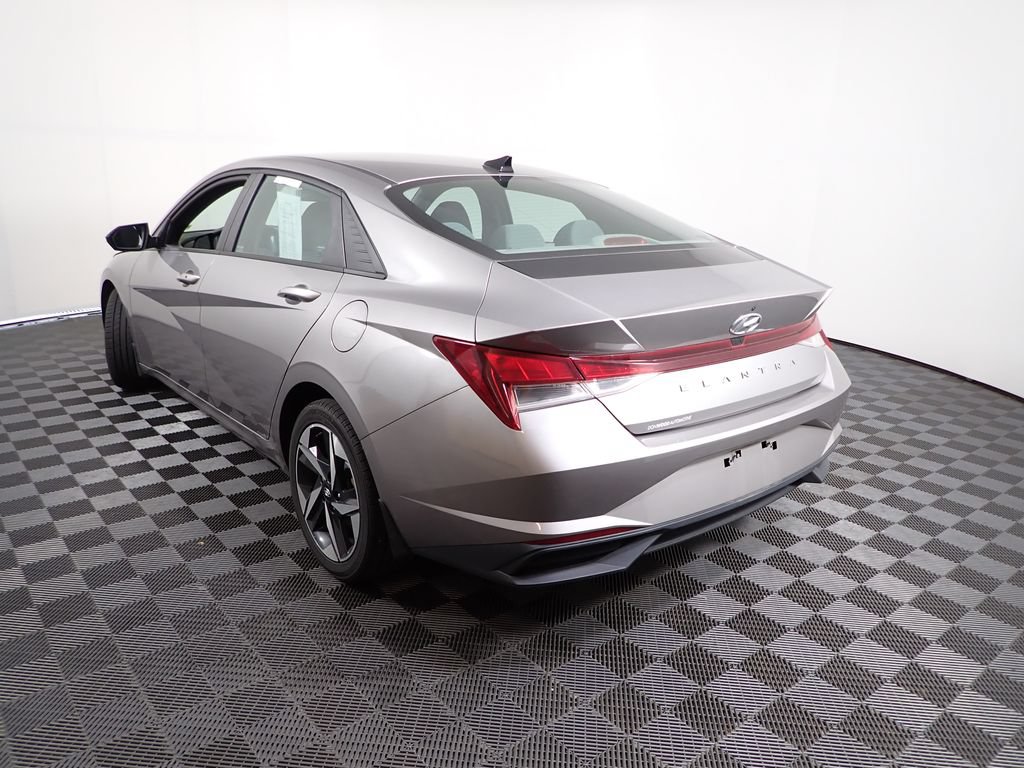Used 2023 Hyundai Elantra SEL w/ Convenience Package FWD image 13