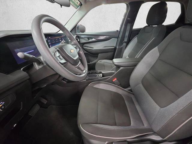 Used 2024 Chevrolet TrailBlazer LT w/ Driver Confidence Package AWD/4WD image 16