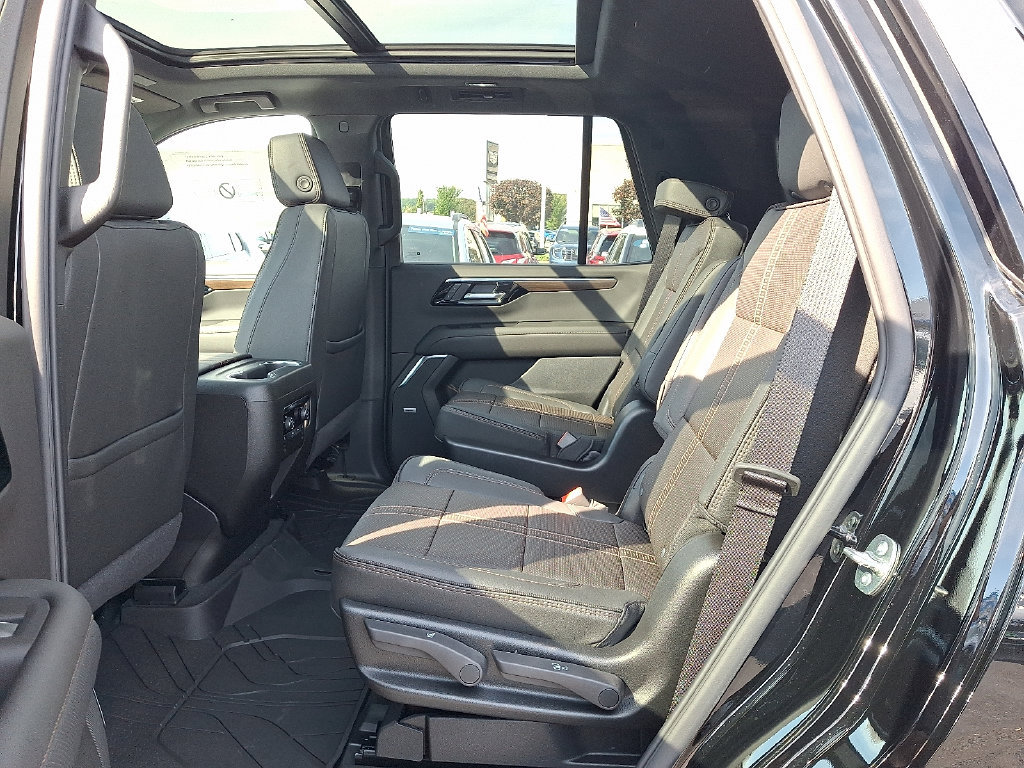 New 2026 Chevrolet Tahoe High Country w/ Sun And Tow Package AWD/4WD image 5