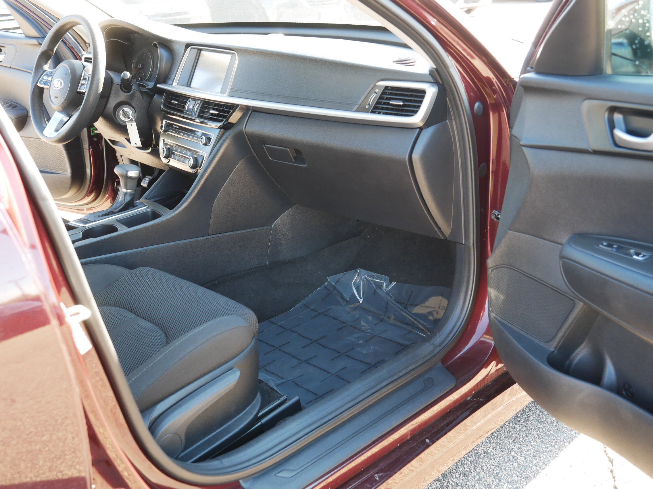 Used 2020 Kia Optima LX image 19