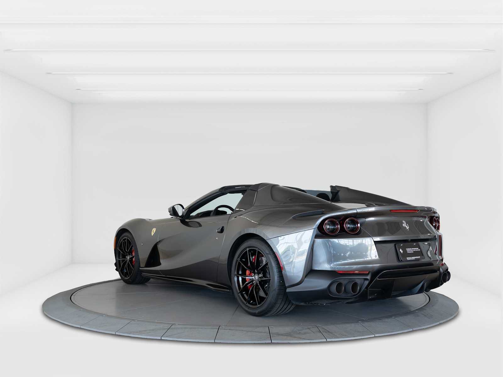 Used 2021 Ferrari 812 GTS RWD image 3