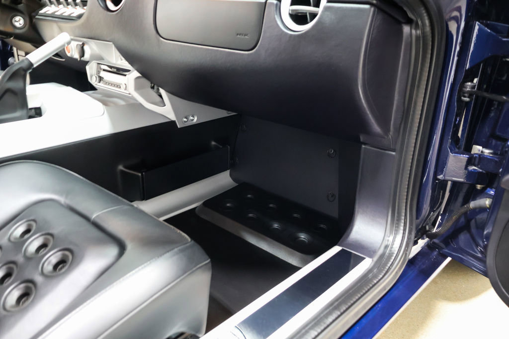 Used 2006 Ford GT RWD image 43
