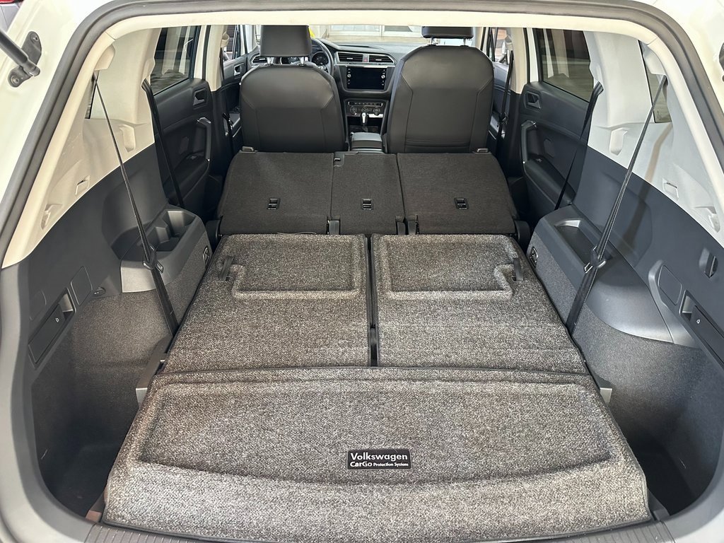 Used 2020 Volkswagen Tiguan SE w/ Panoramic Sunroof Package image 42