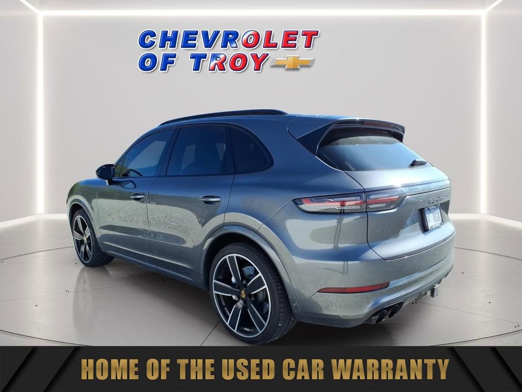 Used 2021 Porsche Cayenne Turbo image 5
