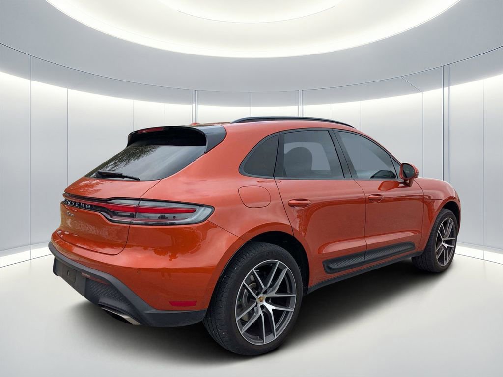 Used 2023 Porsche Macan AWD/4WD image 4