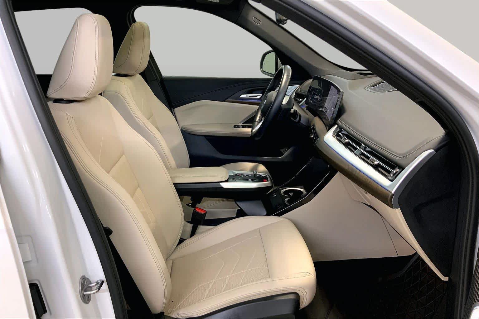 Used 2024 BMW X1 xDrive28i w/ Premium Package AWD/4WD image 8