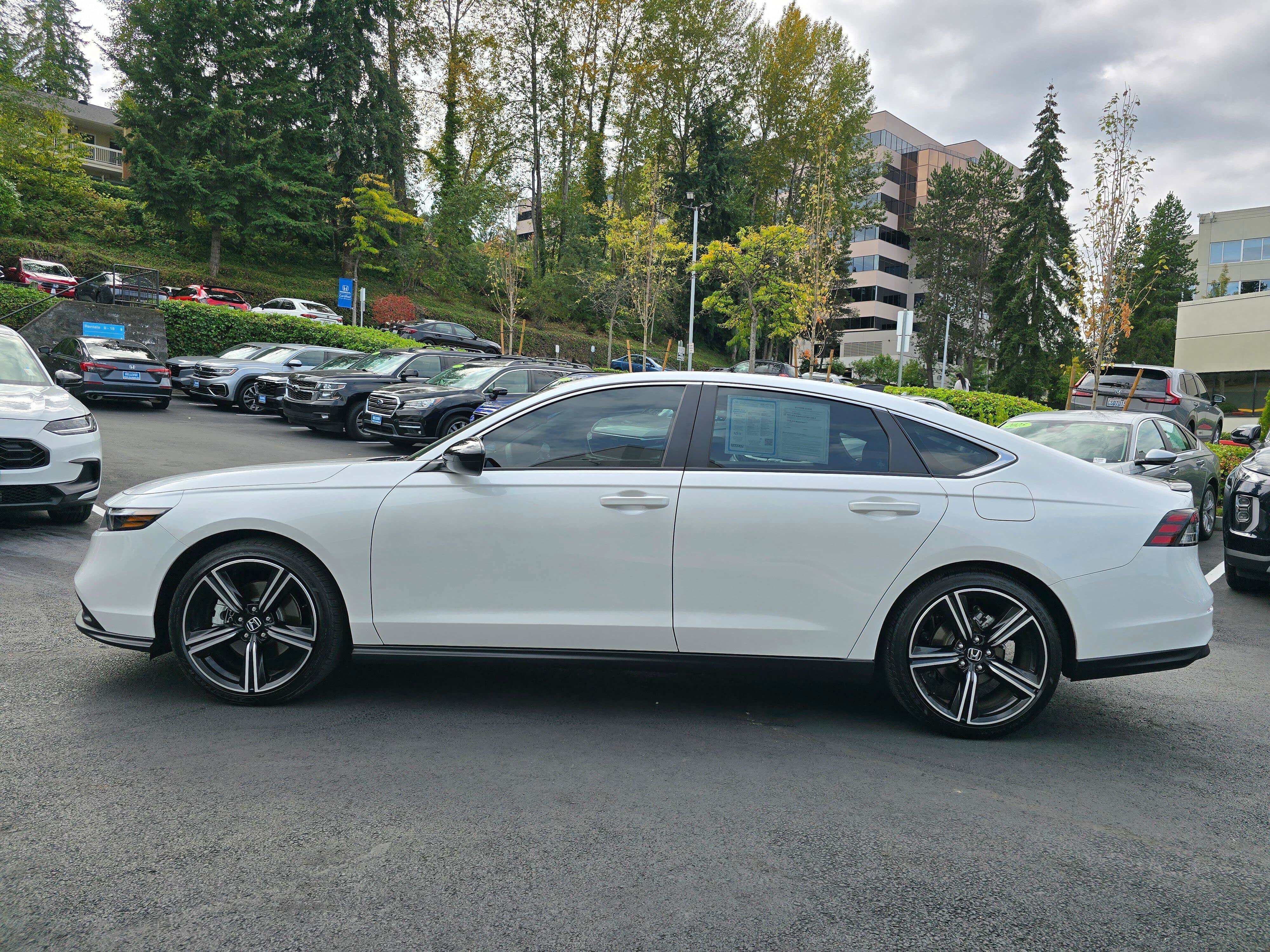 Used 2025 Honda Accord Sport image 8
