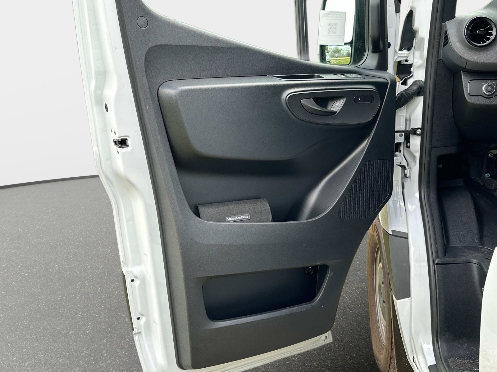 New 2025 Mercedes-Benz Sprinter 2500 image 13
