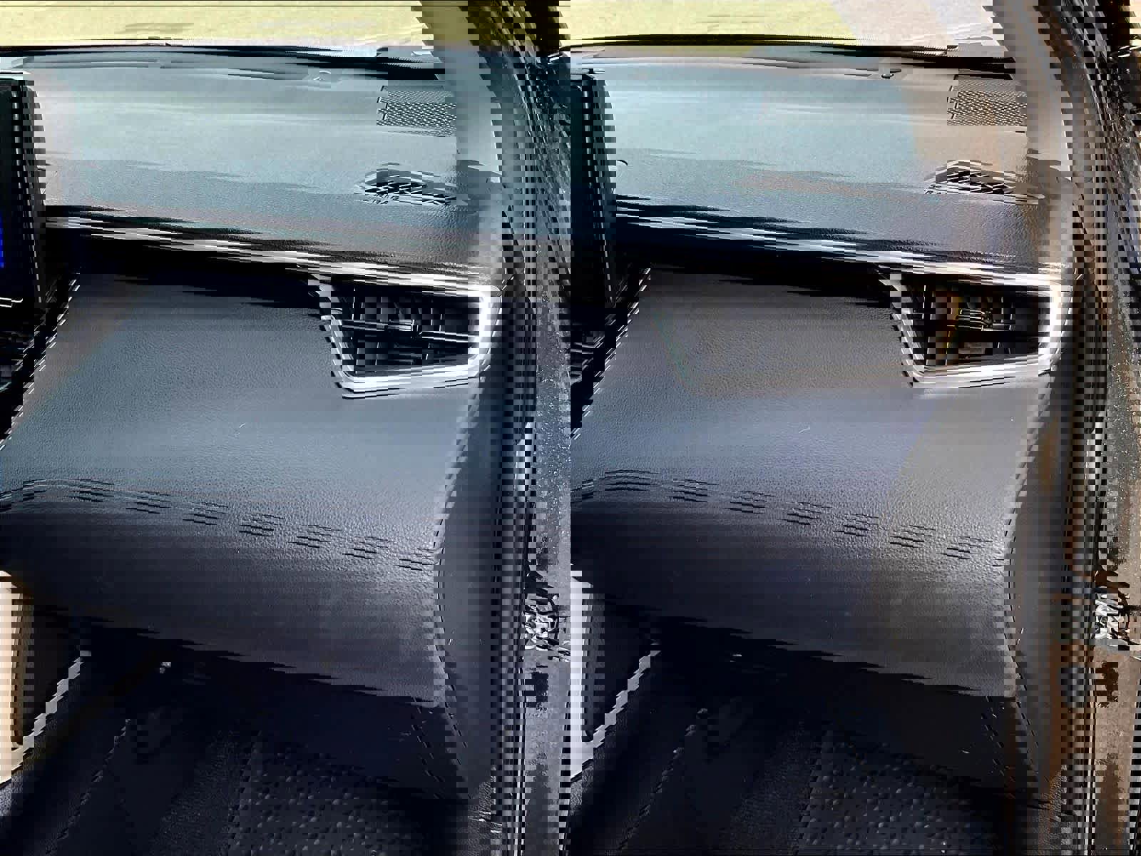 Used 2023 Toyota Corolla Cross LE image 13