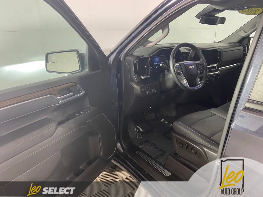 Used 2023 Chevrolet Silverado 1500 LT AWD/4WD image 11