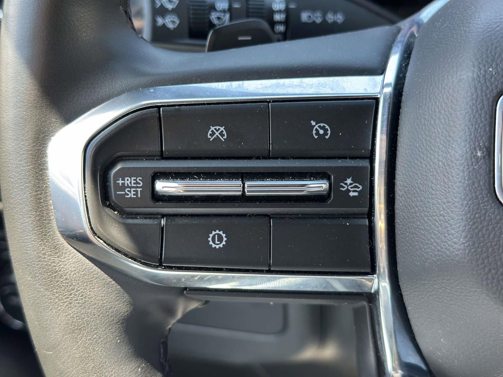 Certified 2025 GMC Yukon Denali AWD/4WD image 14