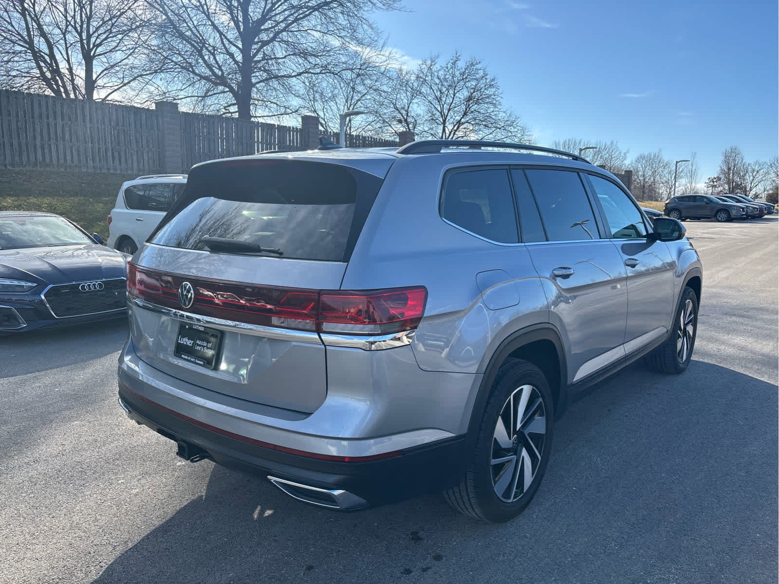 Used 2024 Volkswagen Atlas SE image 4