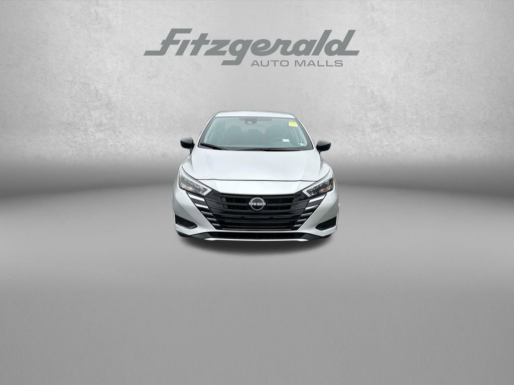 Used 2025 Nissan Versa S w/ Trunk Package FWD image 2
