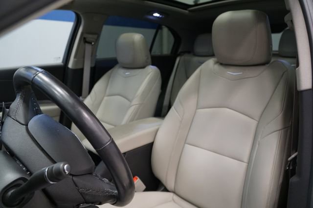 Used 2022 Cadillac XT4 Luxury w/ Cold Weather Package image 16