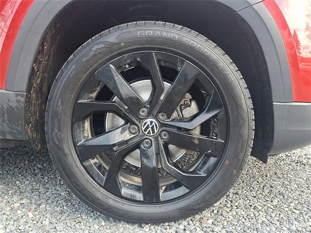 Certified 2022 Volkswagen Taos SE image 8